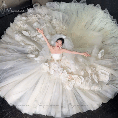 Váy Cưới Họa Tiết Hoa 3D