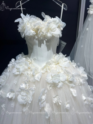 VC74 Váy Cưới Công Chúa Không Dây Đính Hoa 3D Kiểu Pháp  3