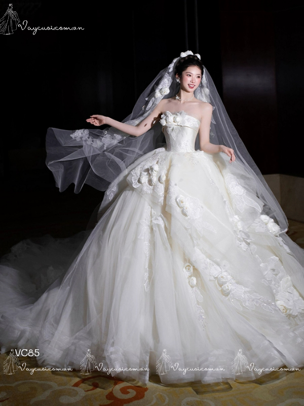 VC85 Váy Cưới Trễ Vai Màu Trắng Kiểu Pháp 1