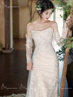 VC105 Váy Cưới Ren Pháp Không Dây 2