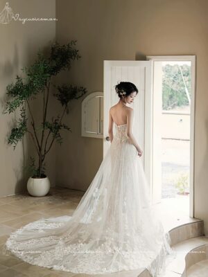 VC105 Váy Cưới Ren Pháp Không Dây 4