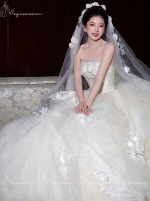 VC92 Váy Cưới Trễ Vai Màu Trắng Hoa 3D Sang Trọng 2