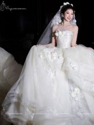 VC92 Váy Cưới Trễ Vai Màu Trắng Hoa 3D Sang Trọng 5