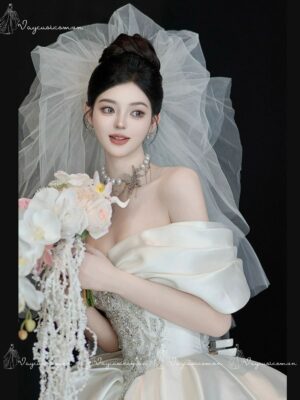 VC96 Váy Cưới Satin Trễ Vai Kiểu Cung Điện Sang Trọng Cổ Điển 4