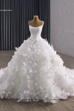 Váy Cưới Ruisimei Bridal - Váy Cưới Trắng Trễ Vai Họa Tiết Hoa 3D, Đuôi Dài Cao Cấp VC27