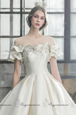 Váy cưới trễ vai bằng vải satin 4 VC29
