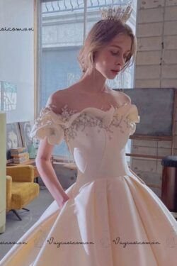 Váy cưới trễ vai bằng vải satin 2 VC29