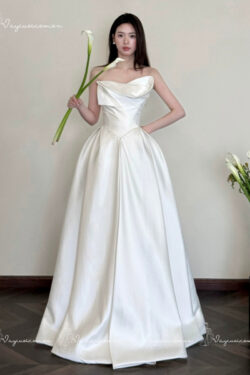 VC43 váy cocktail satin cao cấp không dây -1