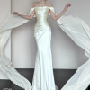 VC44 Váy cưới satin nhẹ trễ vai 1