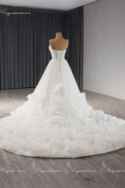 VC76 Váy Cưới Ruisimei Bridal – Tuyệt Tác Hoa 3D Không Dây Cao Cấp ( Váy đặt may riêng) 3