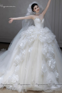 VC79 Váy Cưới Công Chúa Không Dây Đơn Giản, Nhẹ & Cao Cấp Cho Cô Dâu Nhỏ Nhắn 2