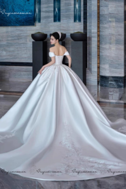 VC80 Váy Cưới Công Chúa Satin Không Dây Kiểu Mới 3