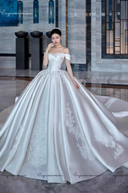 VC80 Váy Cưới Công Chúa Satin Không Dây Kiểu Mới 4