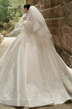 Váy cưới Satin cao cấp có đuôi dài VC41-5