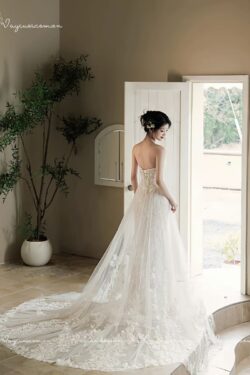 VC105 Váy Cưới Ren Pháp Không Dây 4