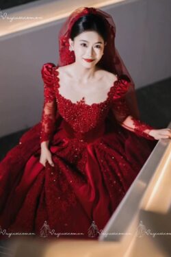 VC87 Váy Cưới Màu Đỏ Lộng Lẫy Dài Tay 2