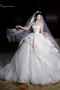 VC92 Váy Cưới Trễ Vai Màu Trắng Hoa 3D Sang Trọng 1
