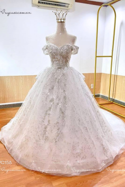 VC158 Váy cưới công chúa trễ vai đính đá sang trọng