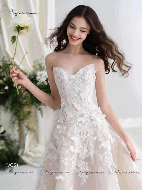 VC51 Váy Cưới Tiên Nữ Cúp Ngực Đính Bướm 3D Kiểu Pháp 3