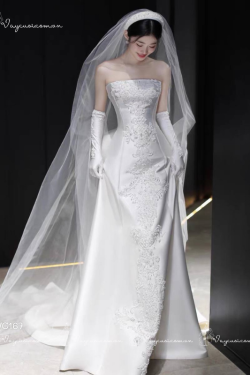 VC167 – Váy Cưới Chữ A Cúp Ngực Lụa Satin Thêu Ren Baroque 1