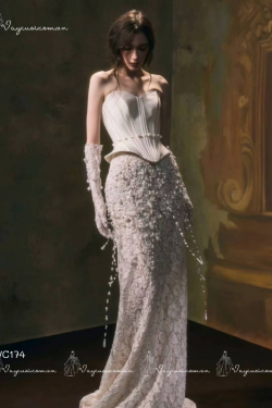VC174 – Váy Cưới Đuôi Cá Corset Lụa Phối Chân Ren Đính Ngọc Trai
