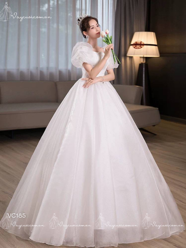 Vc185 (3) VC185 – Váy Cưới Công Chúa Cổ Vuông Tay Phồng